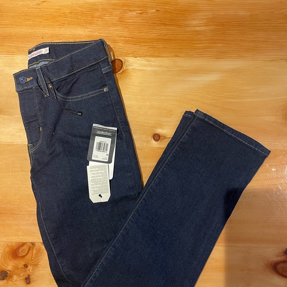 Levi’s 314 Shaping Jeans - Picture 4 of 4